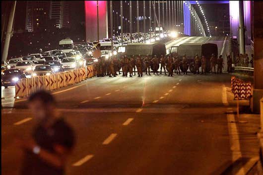 کودتای ارتش ترکیه علیه دولت اردوغان با تانک و هلی کوپتر دانلود عکس ویدیو کلیپ فیلم تصویری